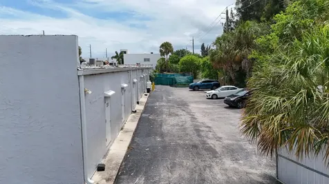 2450 W Oakland Park Boulevard Oakland Park FL 33311
