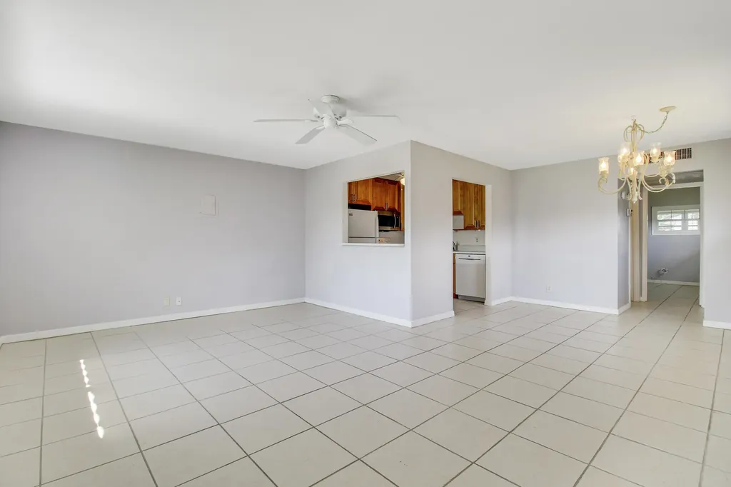 175 Valencia H Delray Beach FL 33446