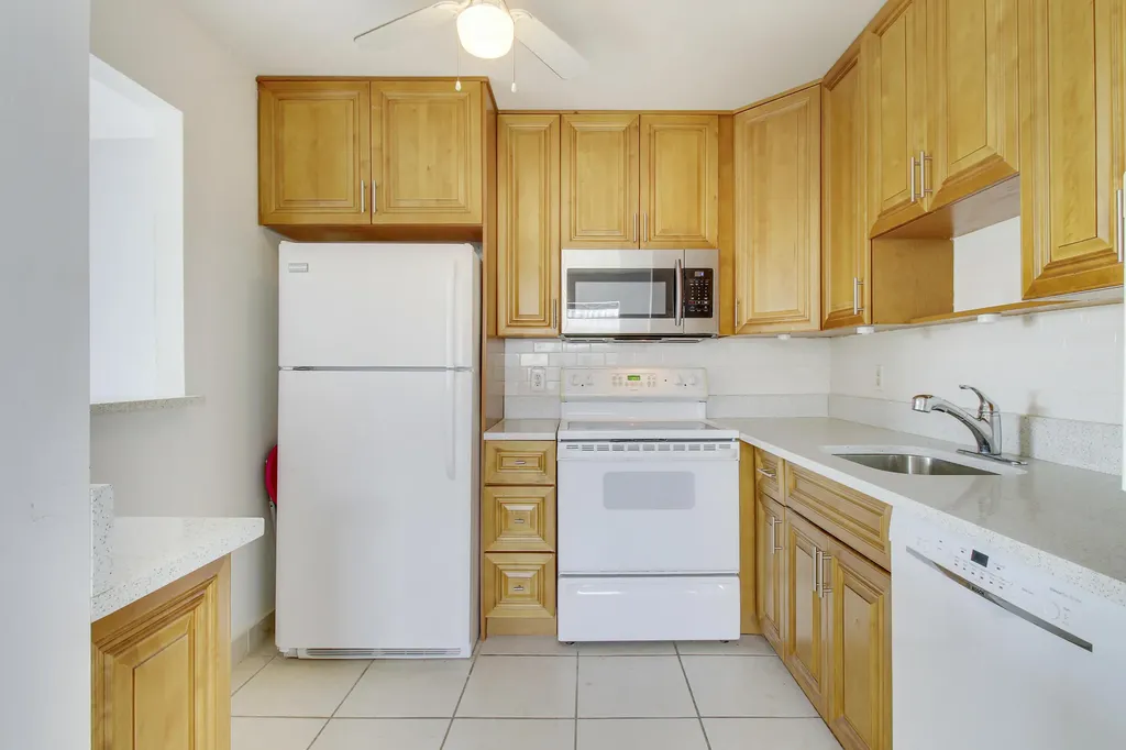 175 Valencia H Delray Beach FL 33446