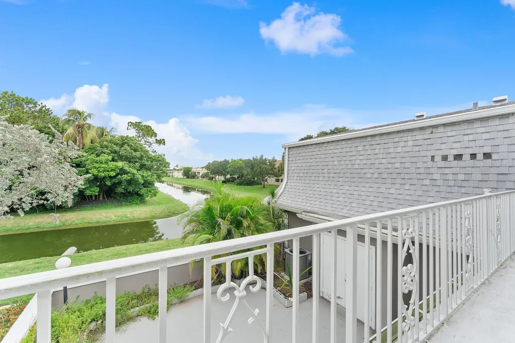 2704 Vision Drive Palm Beach Gardens FL 33418