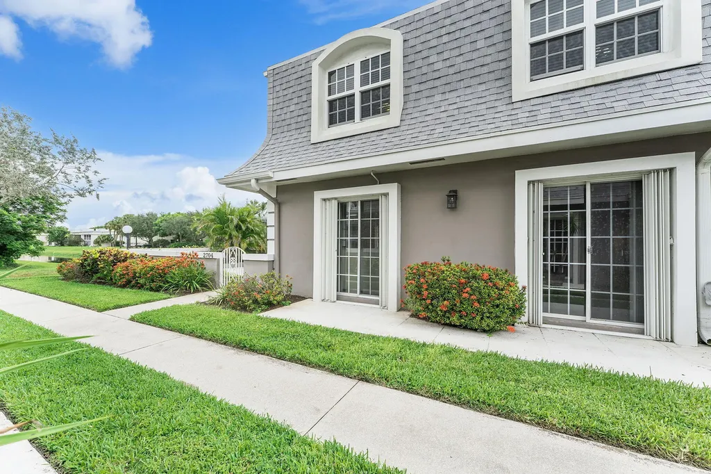 2704 Vision Drive Palm Beach Gardens FL 33418
