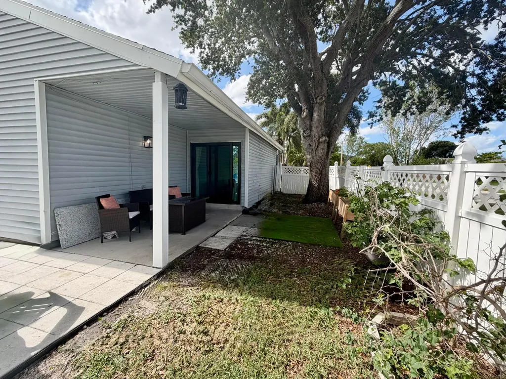 7856 Blackwood Lane Lake Worth FL 33467