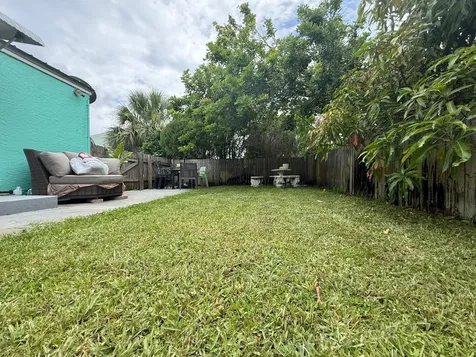 320 W 29th Street Riviera Beach FL 33404
