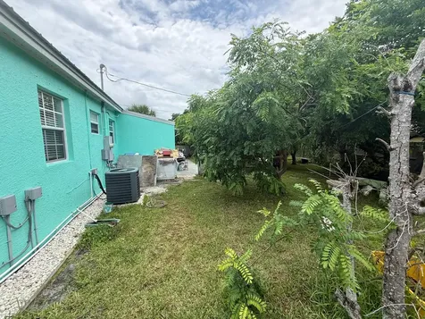 320 W 29th Street Riviera Beach FL 33404