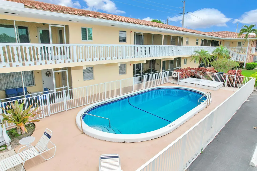 2121 NE 68th Street Fort Lauderdale FL 33308