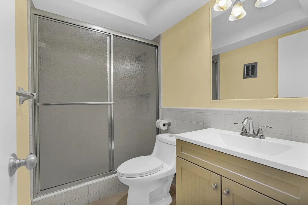 2121 NE 68th Street Fort Lauderdale FL 33308