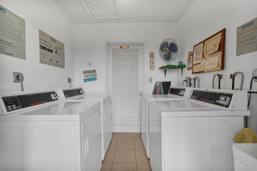 2121 NE 68th Street Fort Lauderdale FL 33308