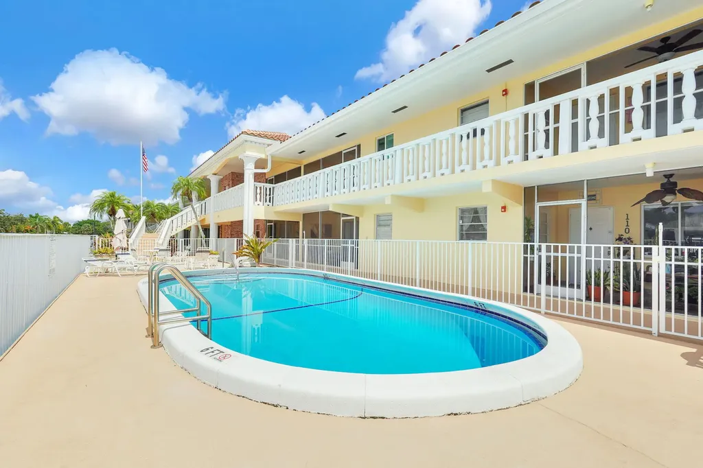 2121 NE 68th Street Fort Lauderdale FL 33308
