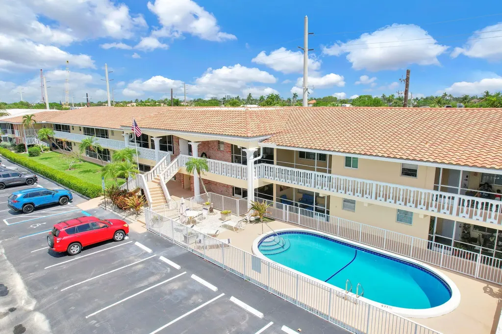 2121 NE 68th Street Fort Lauderdale FL 33308