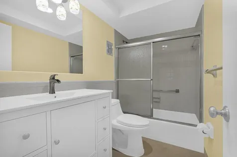 2121 NE 68th Street Fort Lauderdale FL 33308