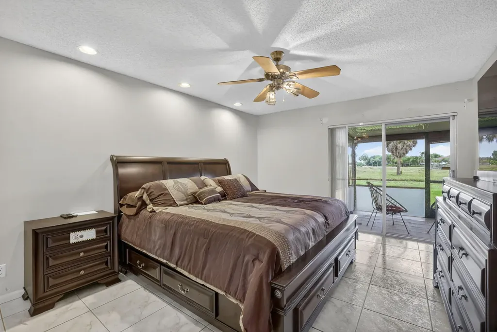 7426 Pinewalk Drive S Margate FL 33063