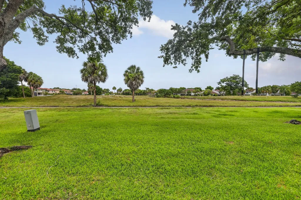 7426 Pinewalk Drive S Margate FL 33063