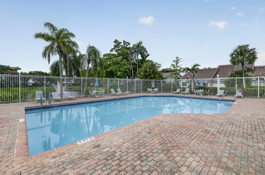 7426 Pinewalk Drive S Margate FL 33063