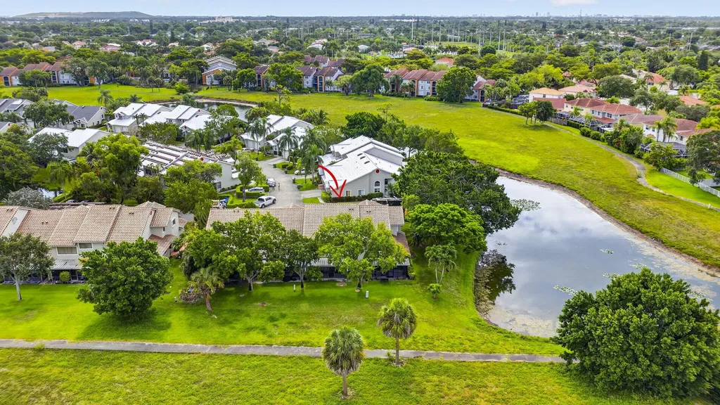7426 Pinewalk Drive S Margate FL 33063