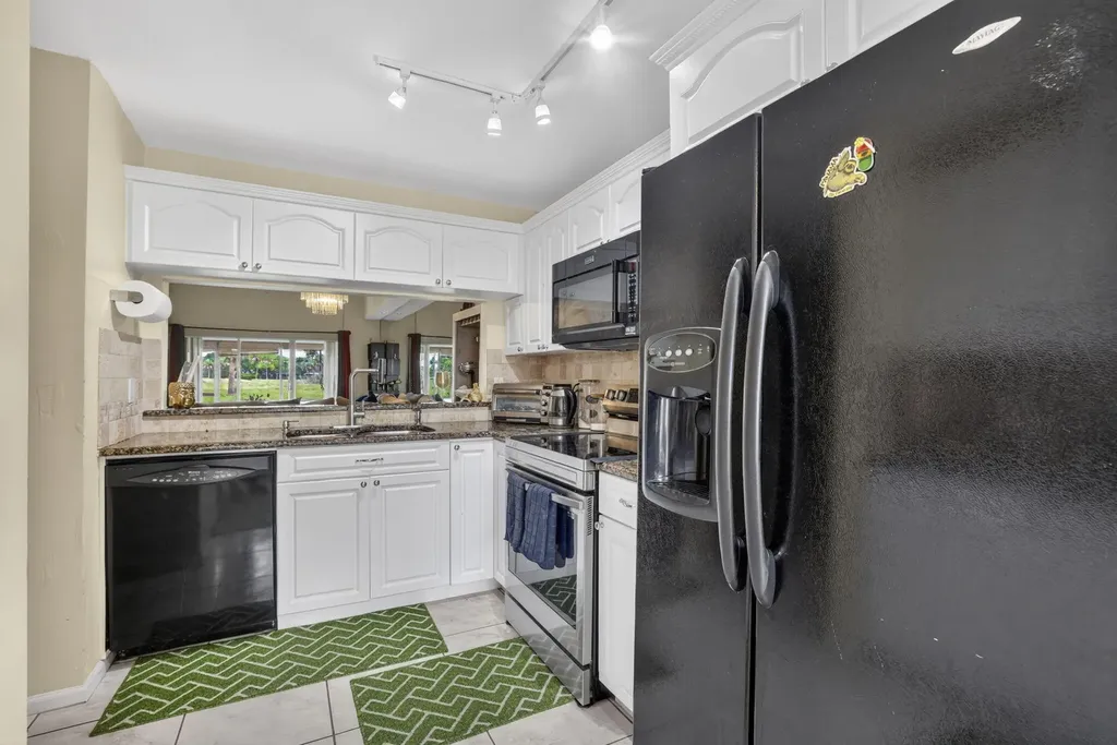 7426 Pinewalk Drive S Margate FL 33063