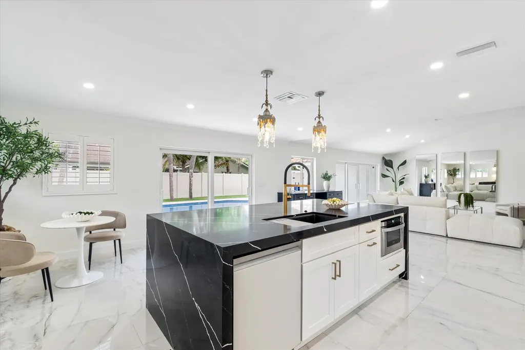 2069 SW 7th Court Boca Raton FL 33486