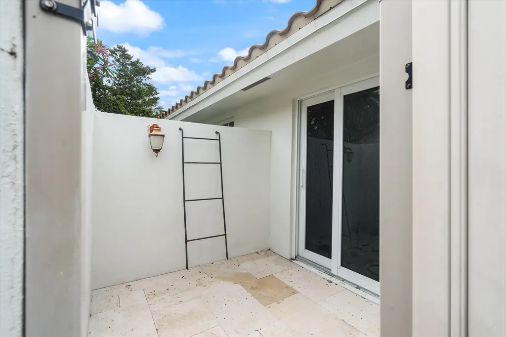 2069 SW 7th Court Boca Raton FL 33486