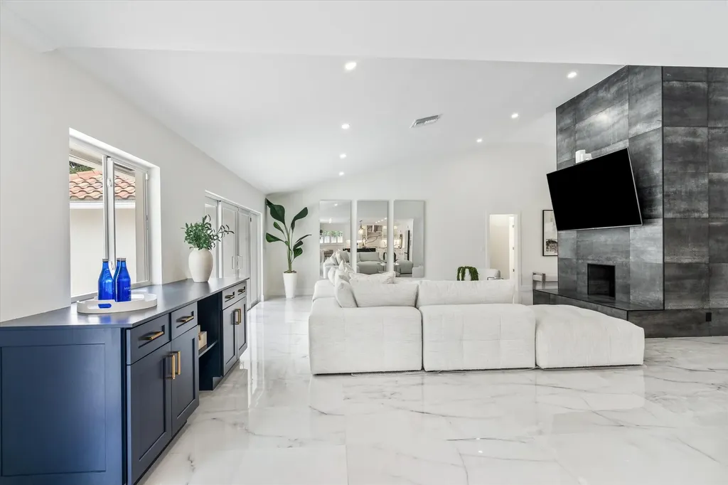 2069 SW 7th Court Boca Raton FL 33486
