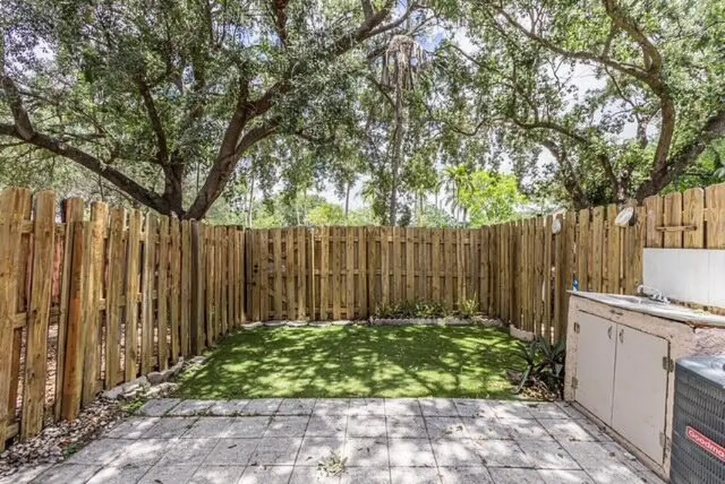 8327 Fairway Road Sunrise FL 33351