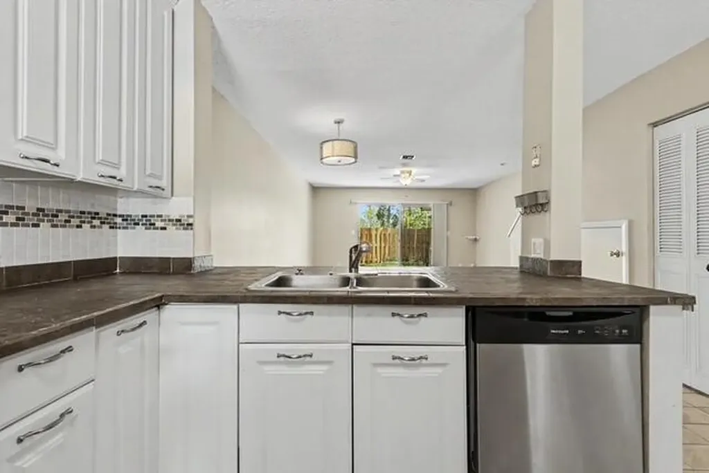 8327 Fairway Road Sunrise FL 33351