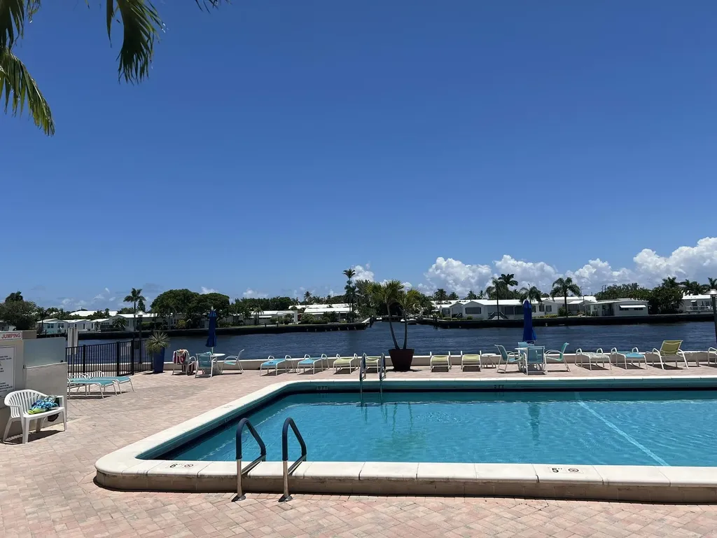 2016 S Federal Highway Boynton Beach FL 33435