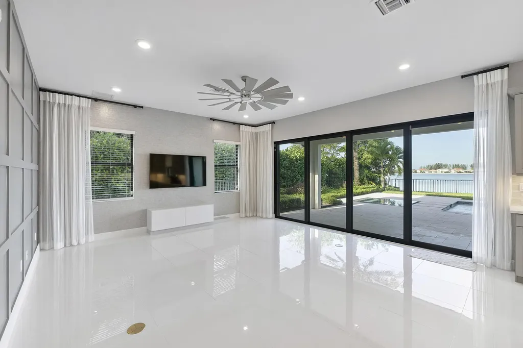 8685 Parkland Bay Drive Parkland FL 33076