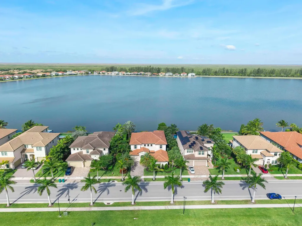 8685 Parkland Bay Drive Parkland FL 33076