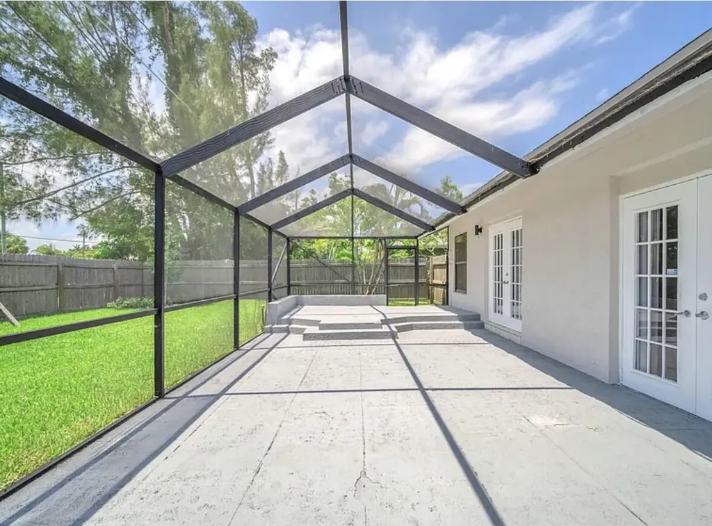 654 West Drive Delray Beach FL 33445
