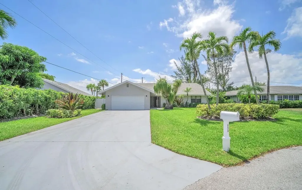 654 West Drive Delray Beach FL 33445