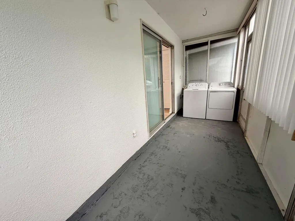 207 Tuscany D Delray Beach FL 33446