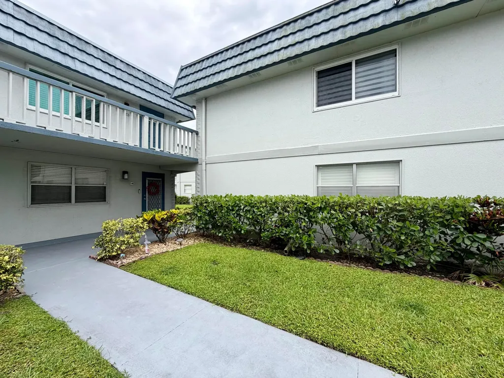 207 Tuscany D Delray Beach FL 33446