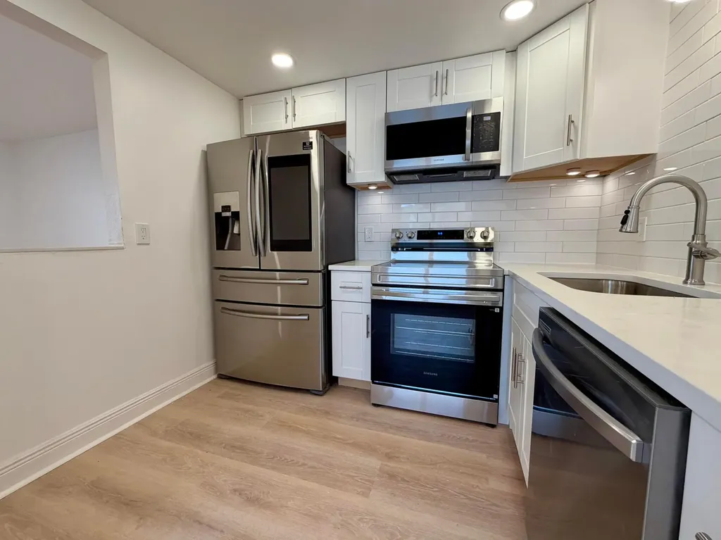 207 Tuscany D Delray Beach FL 33446