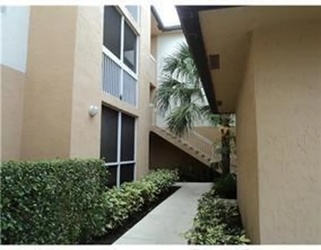 9901 Westview Drive Coral Springs FL 33076