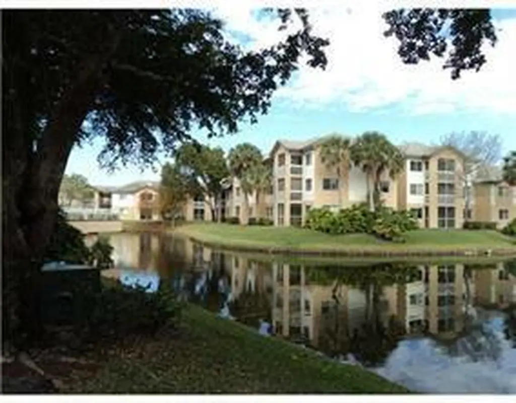 9901 Westview Drive Coral Springs FL 33076