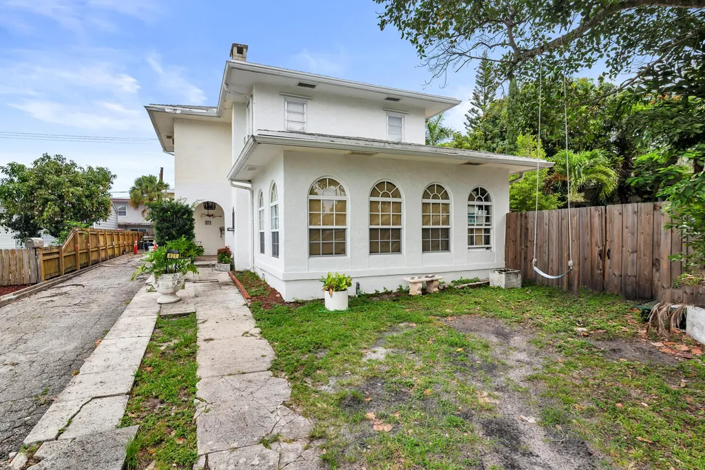 821 Omar Road West Palm Beach FL 33405