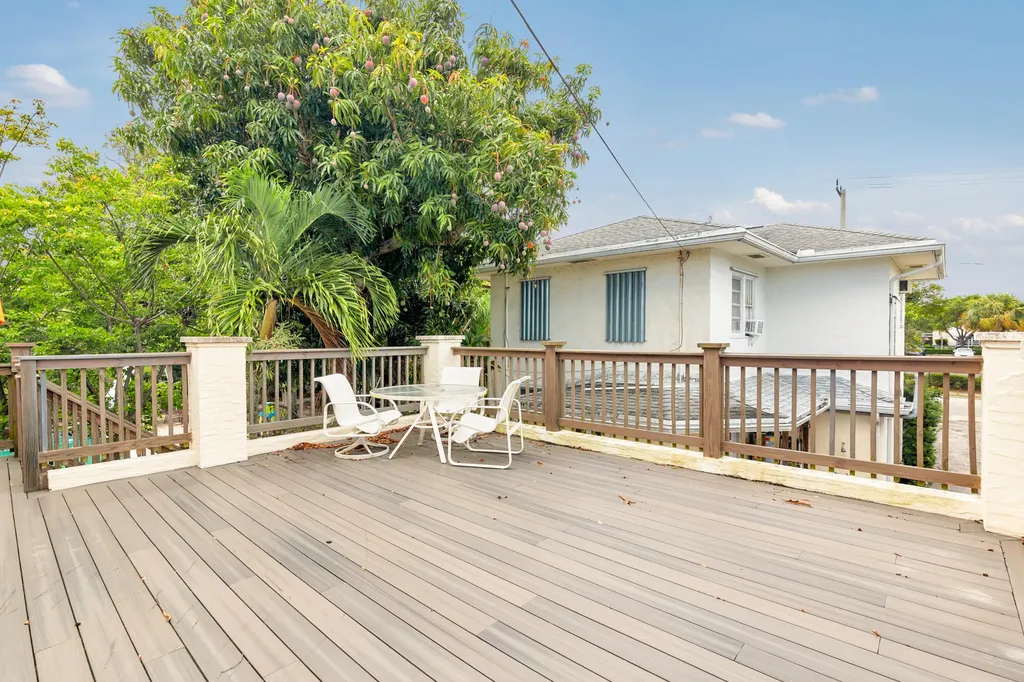 821 Omar Road West Palm Beach FL 33405