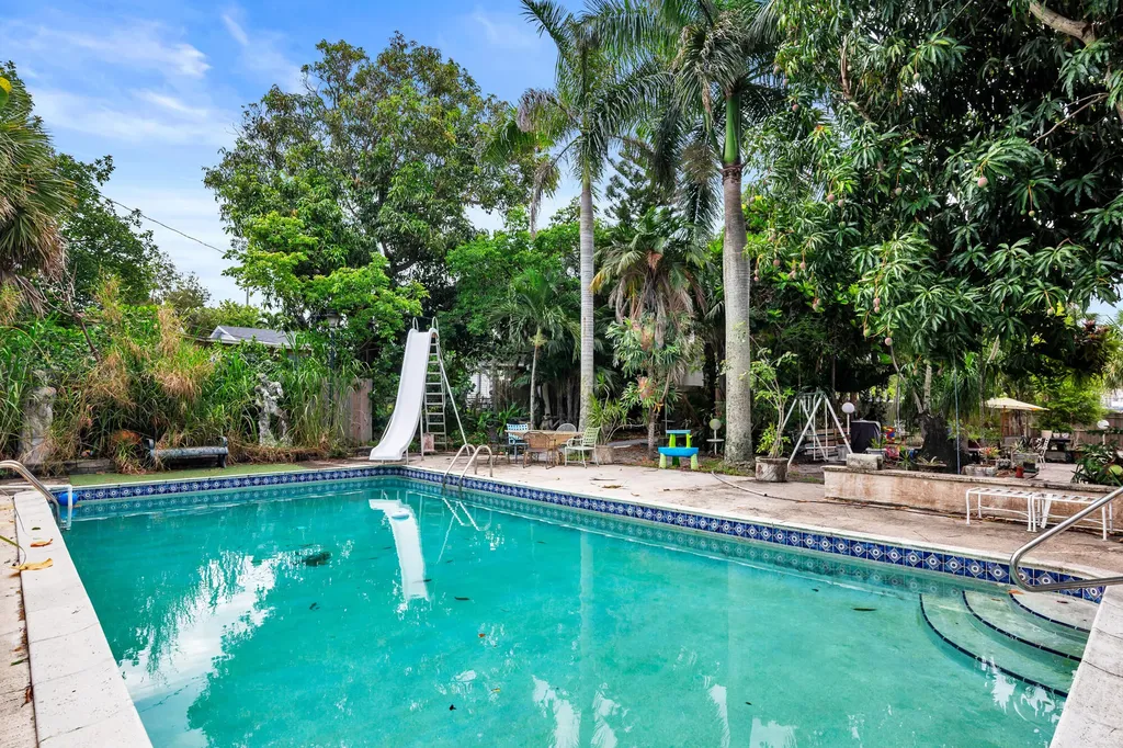 821 Omar Road West Palm Beach FL 33405