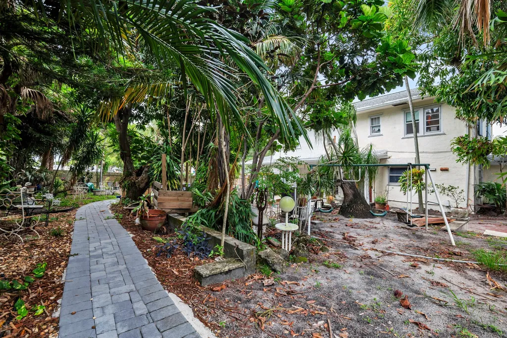 821 Omar Road West Palm Beach FL 33405