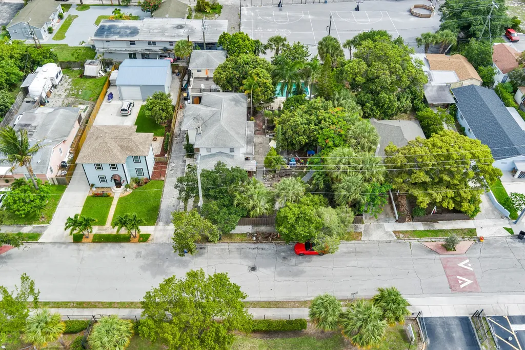 821 Omar Road West Palm Beach FL 33405