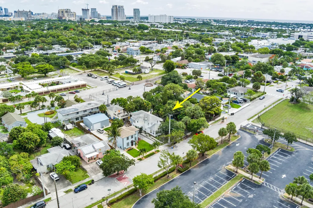 821 Omar Road West Palm Beach FL 33405