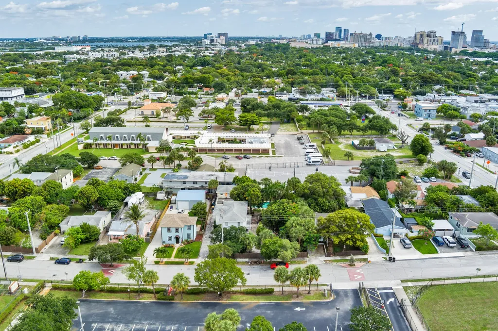 821 Omar Road West Palm Beach FL 33405