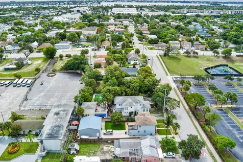 821 Omar Road West Palm Beach FL 33405