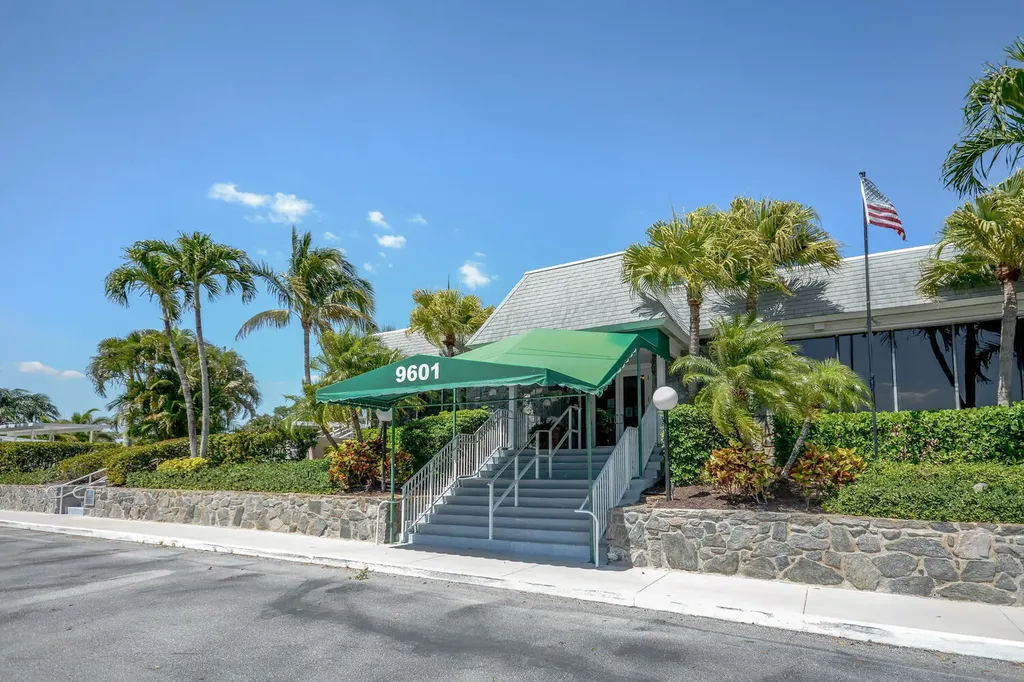18081 SE Country Club Drive Jupiter FL 33469