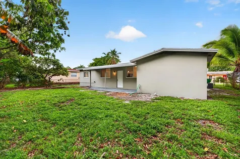 2241 SW 67th Lane Miramar FL 33023
