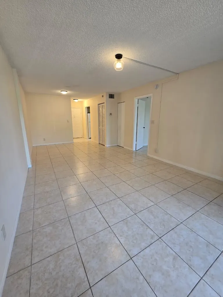 737 SE 1st Way Deerfield Beach FL 33441