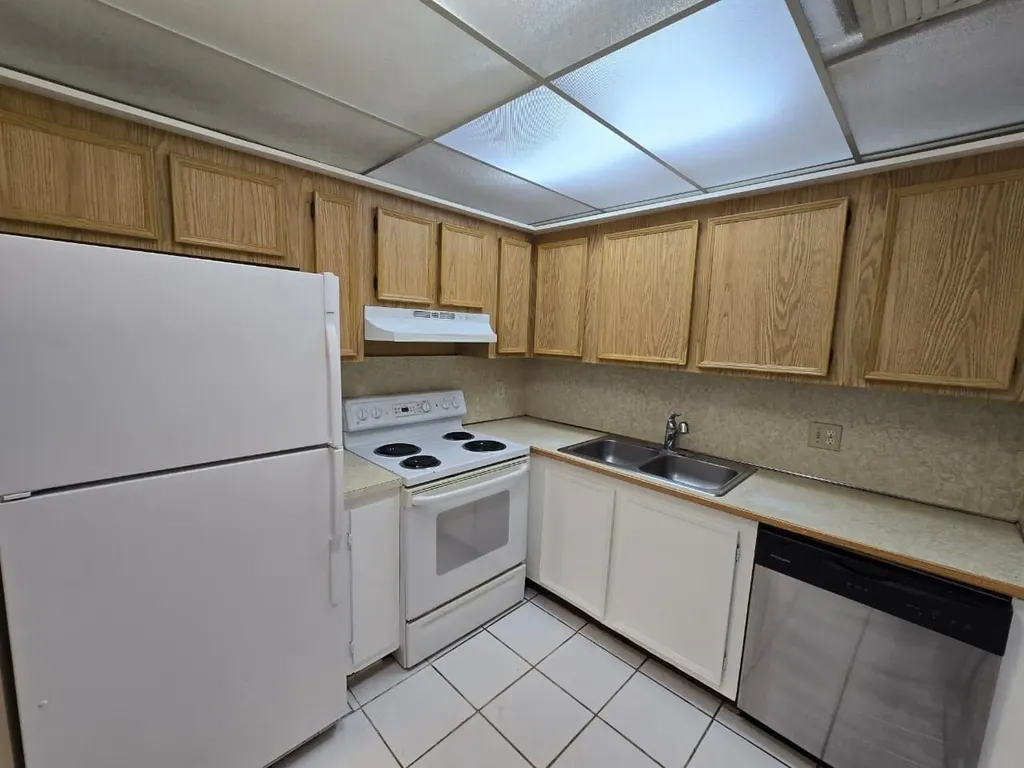 737 SE 1st Way Deerfield Beach FL 33441