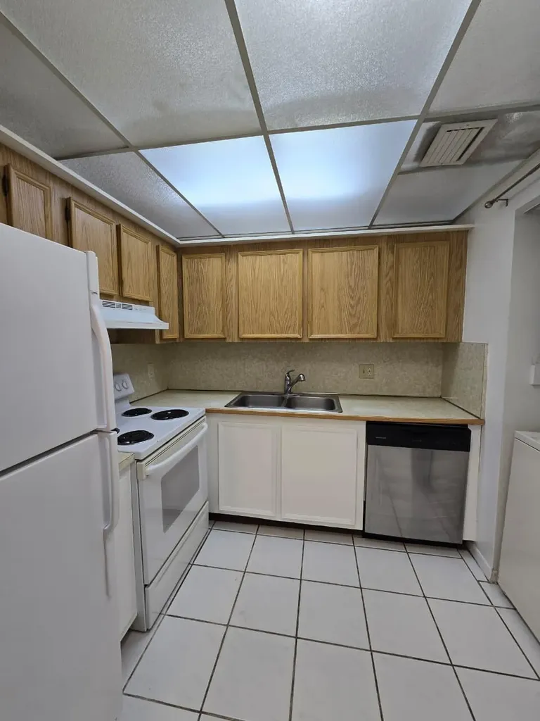 737 SE 1st Way Deerfield Beach FL 33441