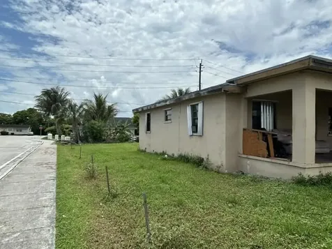 190 SW 6th Avenue South Bay FL 33493