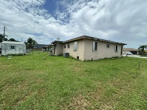190 SW 6th Avenue South Bay FL 33493