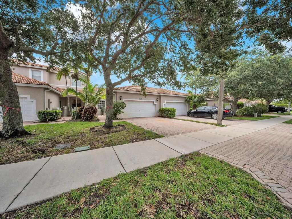 2851 E Aragon Boulevard Sunrise FL 33313